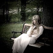 Charlotte Martin - List pictures