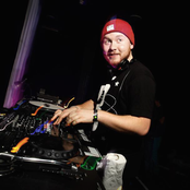 Julio Bashmore - List pictures