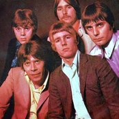 Staus Quo - List pictures