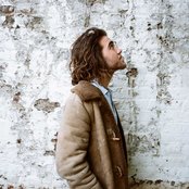 Matt Corby - List pictures
