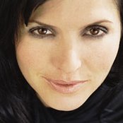 Andrea Corr - List pictures