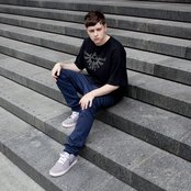 Rustie - List pictures