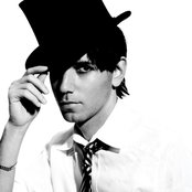 Tiga - List pictures