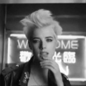 Agyness Deyn - List pictures