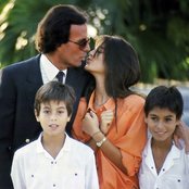 Julio Iglesias - List pictures