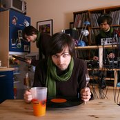 Less - List pictures