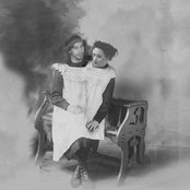 Evelyn Evelyn - List pictures