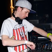 Feadz - List pictures