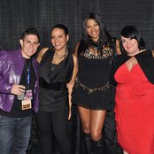 God-des And She - List pictures