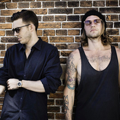 Nik & Jay - List pictures