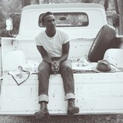 Leon Bridges - List pictures