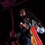 Rocky Dawuni - List pictures