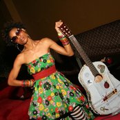 Algebra Blessett - List pictures