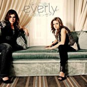 Everly - List pictures
