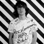 Tom Vek - List pictures