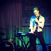 Sean Nicholas Savage - List pictures