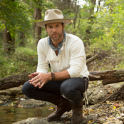 Drake White - List pictures