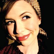 Joy Williams - List pictures