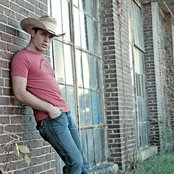 Dustin Lynch - List pictures