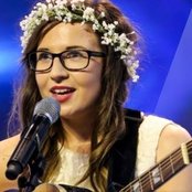 Abi Alton - List pictures