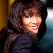 Gwen Mccrae - List pictures