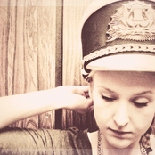 Leslie Clio - List pictures