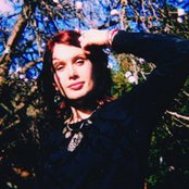 Clare Bowditch - List pictures