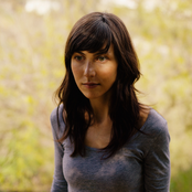 Julia Holter - List pictures