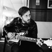 Dan Auerbach - List pictures