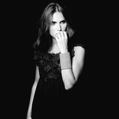 Joyce Jonathan - List pictures