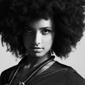 Esperanza Spalding - List pictures