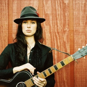 Lera Lynn - List pictures