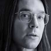 Roman Flügel - List pictures