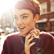 Chloe Howl - List pictures
