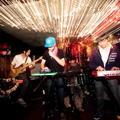 Small Black - List pictures