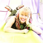 Sara Hickman - List pictures