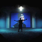 Autre Ne Veut - List pictures