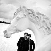 Pnau - List pictures