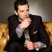 Chris Mann - List pictures