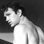 Chris Isaak - List pictures