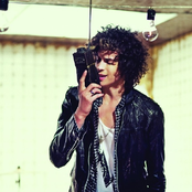 Julian Perretta - List pictures