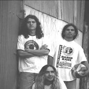 Radio Kaos - List pictures