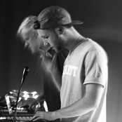 Snakehips - List pictures