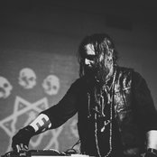 Trepaneringsritualen - List pictures