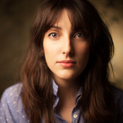 Clarice Falcão - List pictures