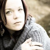 Allison Crowe - List pictures