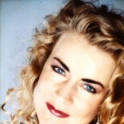 Lian Ross - List pictures