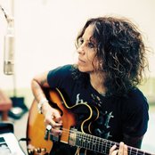 Linda Perry - List pictures
