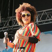 Sneaky Sound System - List pictures