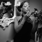 Monifah - List pictures